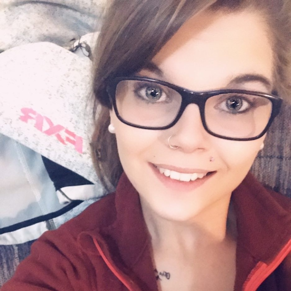 Meet your Posher, Devanie